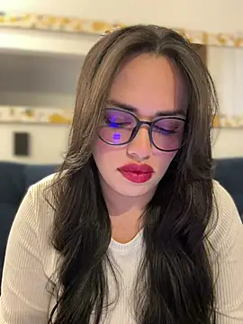 Snapshot of andra_rose chatting on 03/06/25, 11:09 andra rose online show from 03/06/25, 11:09