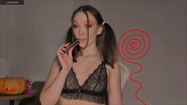 Snapshot of Amelia_Lein chatting on 10/31/25, 09:05 Amelia Lein online show from 10/31/25, 09:05