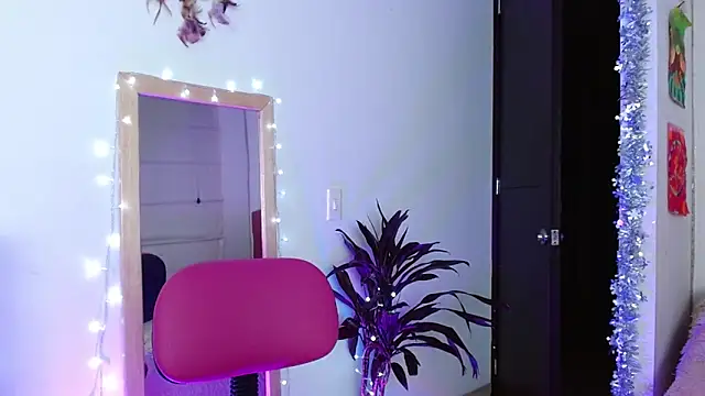 alisseallie online show from 12/20/24, 03:36