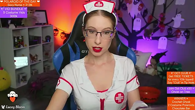 TheLaceyBloom online show from 10/28/25, 01:20