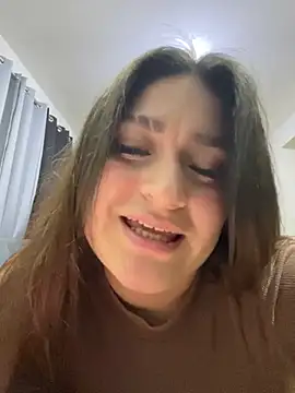 Snapshot of LuceroRm chatting on 09/30/25, 04:06 LuceroRm online show from 09/30/25, 04:06