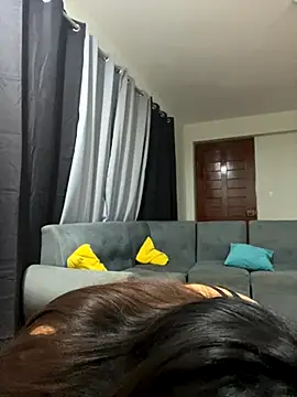 Snapshot of LuceroRm chatting on 10/23/25, 04:12 LuceroRm online show from 10/23/25, 04:12