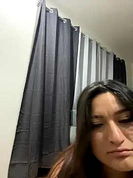 Snapshot of LuceroRm chatting on 10/31/25, 04:57 LuceroRm online show from 10/31/25, 04:57