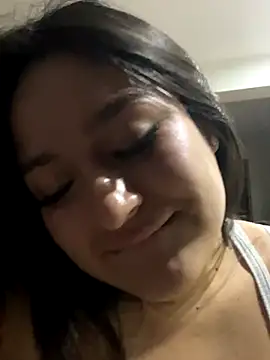 Snapshot of LuceroRm chatting on 12/03/25, 04:20 LuceroRm online show from 12/03/25, 04:20