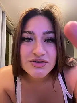 Snapshot of LuceroRm chatting on 07/04/26, 03:56 LuceroRm online show from 07/04/26, 03:56