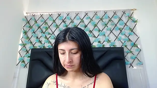 EmmaWilliamss online show from 11/12/25, 03:34