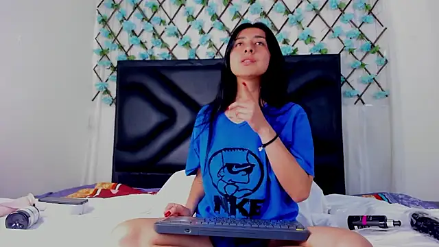 EmmaWilliamss online show from 03/26/26, 02:00