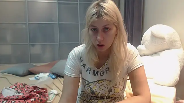 KyliePag online show from 09/25/25, 09:02