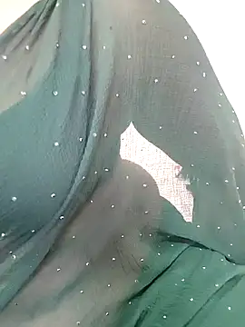 Snapshot of ANGE-MOU chatting on 10/08/25, 01:25 ANGE-MOU online show from 10/08/25, 01:25