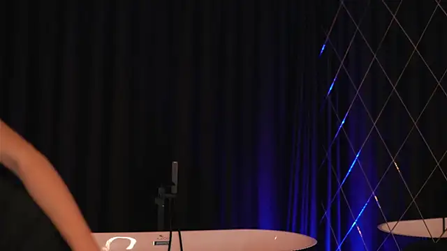 Snapshot of EllenKarter chatting on 01/18/25, 09:24 EllenKarter online show from 01/18/25, 09:24