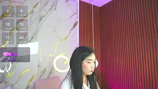 Snapshot of haylie_ chatting on 03/13/25, 04:38 haylie online show from 03/13/25, 04:38