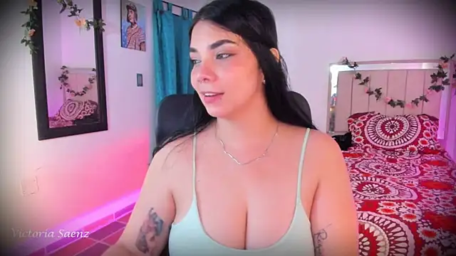 victoriaasaenz  online show from 02/11/26, 12:15