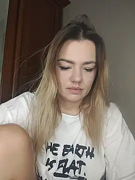 KrissSexi online show from 12/18/25, 04:40