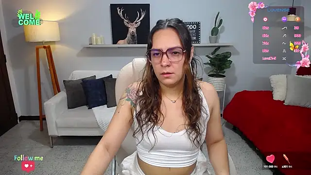 Snapshot of Bianca____ chatting on 10/15/25, 01:06 Bianca online show from 10/15/25, 01:06