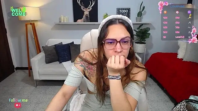 Snapshot of Bianca____ chatting on 10/18/25, 12:35 Bianca online show from 10/18/25, 12:35