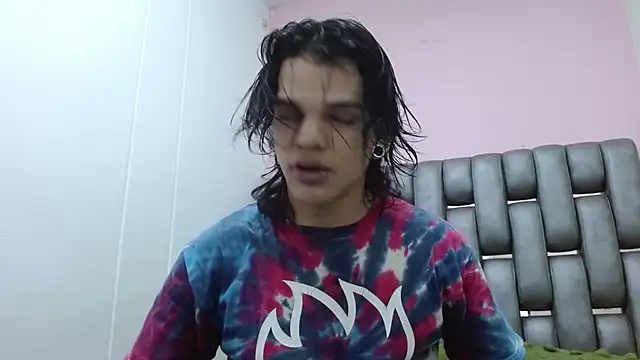 Snapshot of AlbertBernal69 chatting on 09/23/25, 03:09 AlbertBernal69 online show from 09/23/25, 03:09