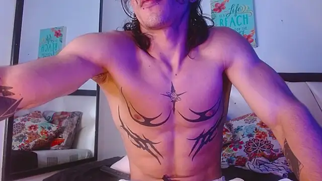 Snapshot of AlbertBernal69 chatting on 10/27/25, 11:52 AlbertBernal69 online show from 10/27/25, 11:52