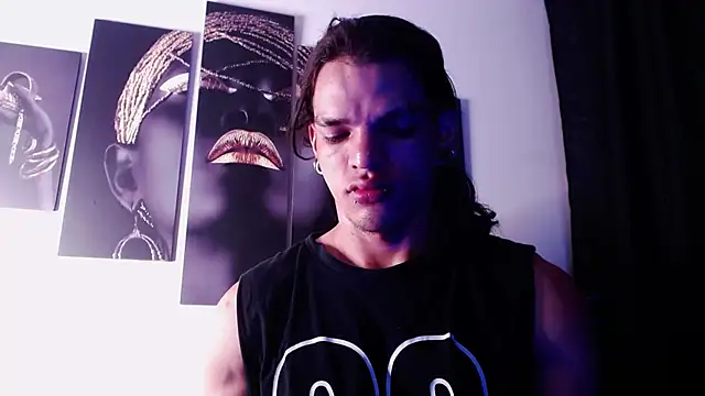 Snapshot of AlbertBernal69 chatting on 10/30/25, 01:18 AlbertBernal69 online show from 10/30/25, 01:18