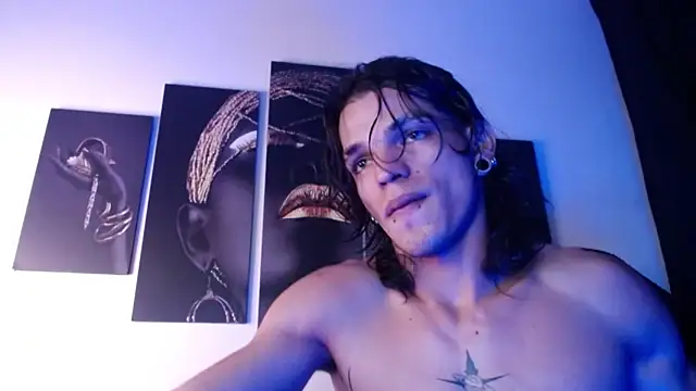 Snapshot of AlbertBernal69 chatting on 10/31/25, 01:34 AlbertBernal69 online show from 10/31/25, 01:34