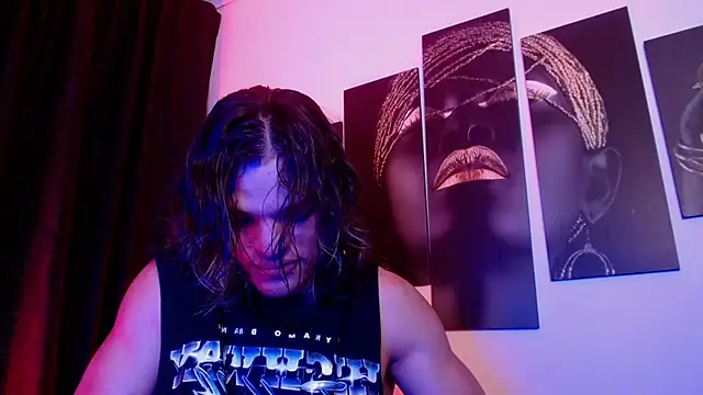 Snapshot of AlbertBernal69 chatting on 11/30/25, 02:48 AlbertBernal69 online show from 11/30/25, 02:48