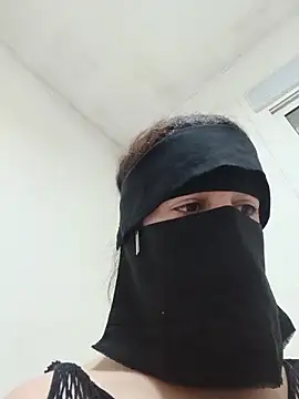 Snapshot of KHALIJIA-ARABIA-couple chatting on 05/10/26, 10:15 KHALIJIA-ARABIA-couple online show from 05/10/26, 10:15