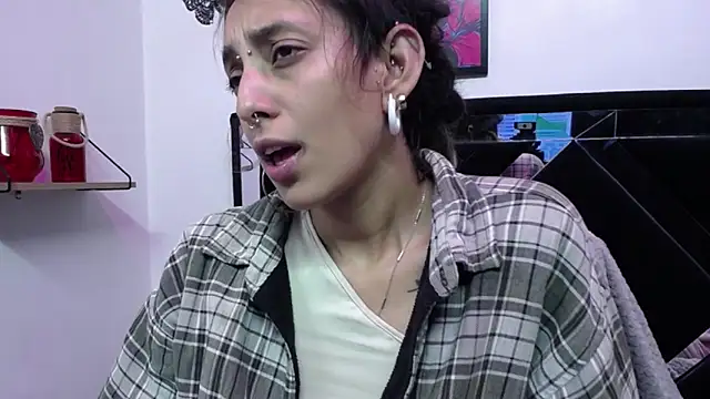 Snapshot of ORIANNA_BODMOD chatting on 01/31/25, 04:36 ORIANNA BODMOD online show from 01/31/25, 04:36