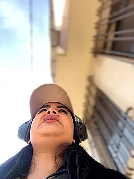 Snapshot of Insane_Issa chatting on 12/02/24, 01:02 Insane Issa online show from 12/02/24, 01:02