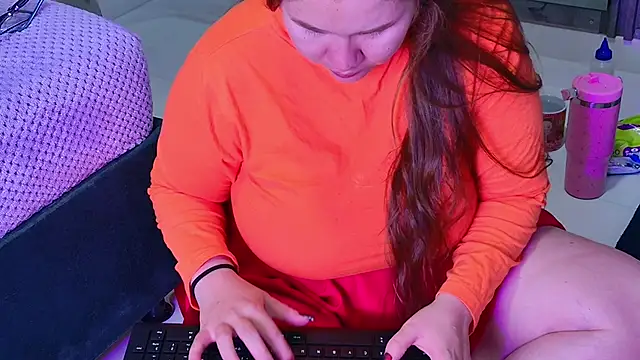 Snapshot of NathaxaLeans chatting on 10/02/25, 11:39 NathaxaLeans online show from 10/02/25, 11:39