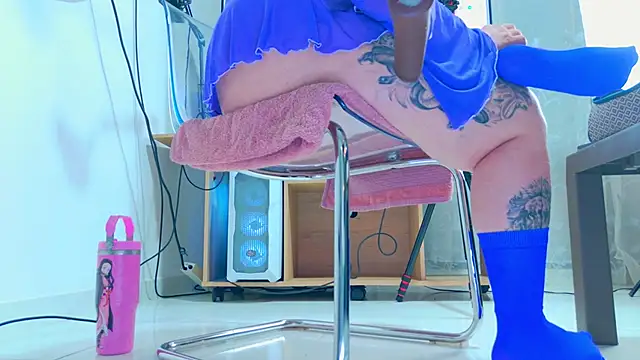 Snapshot of NathaxaLeans chatting on 12/21/25, 11:39 NathaxaLeans online show from 12/21/25, 11:39