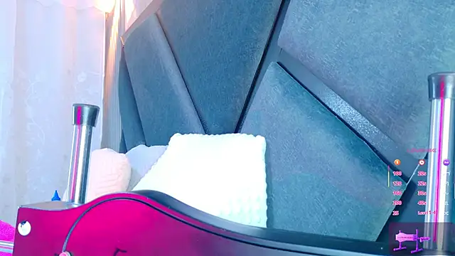 Snapshot of NathaxaLeans chatting on 02/14/26, 12:13 NathaxaLeans online show from 02/14/26, 12:13