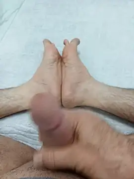 Hardapple01 online show from 04/18/26, 05:55