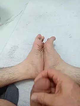 Hardapple01 online show from 04/18/26, 09:37