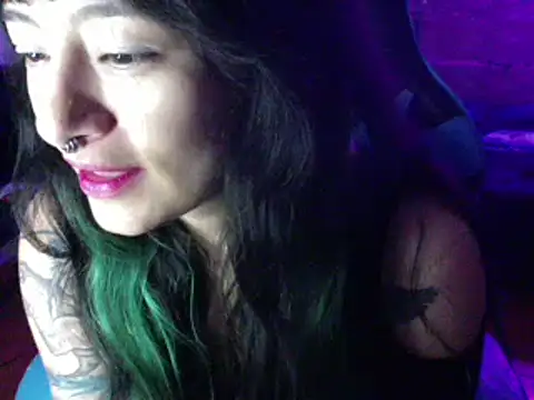 Snapshot of AngelaQueen_ chatting on 01/07/25, 09:46 AngelaQueen online show from 01/07/25, 09:46