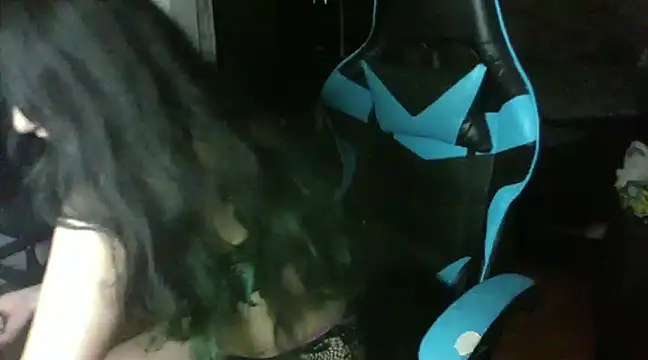 Snapshot of AngelaQueen_ chatting on 02/23/25, 06:45 AngelaQueen online show from 02/23/25, 06:45