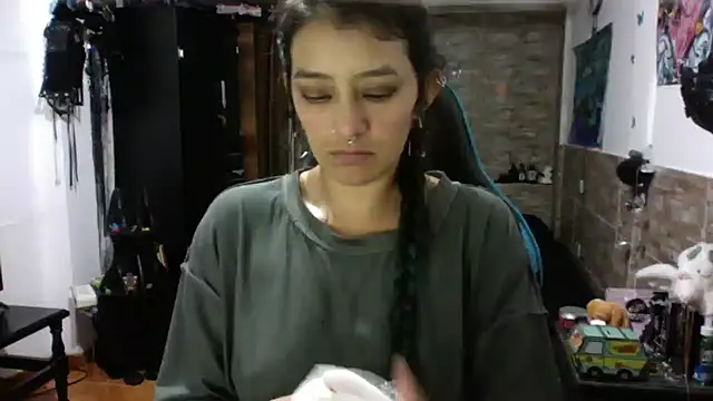 Snapshot of AngelaQueen_ chatting on 10/08/25, 06:16 AngelaQueen online show from 10/08/25, 06:16