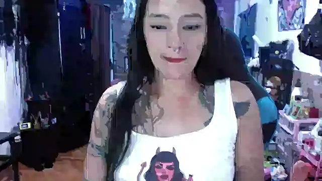 Snapshot of AngelaQueen_ chatting on 05/16/26, 06:28 AngelaQueen online show from 05/16/26, 06:28