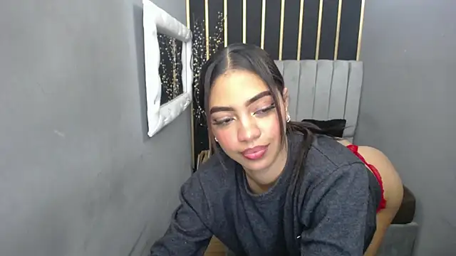 Snapshot of keizy__conte chatting on 12/17/24, 04:53 keizy conte online show from 12/17/24, 04:53