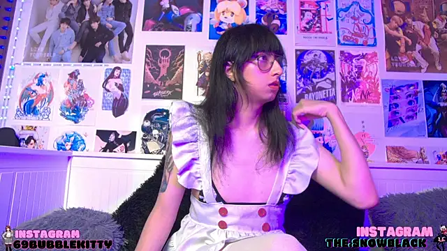 Snapshot of snowblack_ chatting on 03/16/25, 02:44 snowblack online show from 03/16/25, 02:44