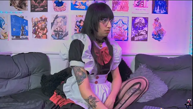 snowblack  online show from 04/22/26, 02:51