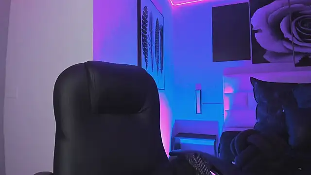 lena banks online show from 11/21/25, 09:57