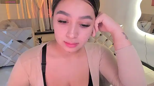 LunaBaker-1 online show from 02/14/26, 04:42