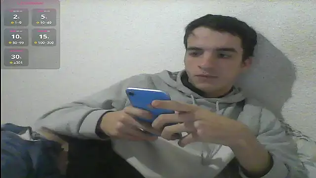 Snapshot of Tombgy07 chatting on 01/17/25, 08:44 Tombgy07 online show from 01/17/25, 08:44