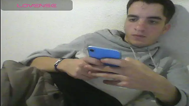 Snapshot of Tombgy07 chatting on 02/03/25, 09:39 Tombgy07 online show from 02/03/25, 09:39