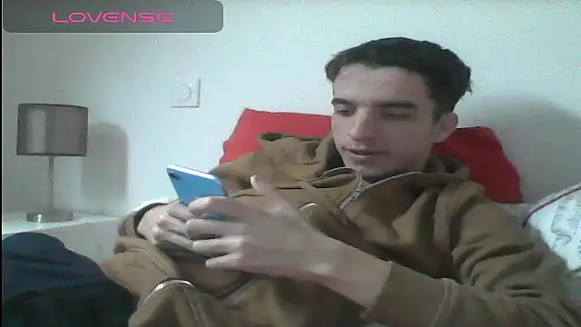 Snapshot of Tombgy07 chatting on 02/21/25, 03:32 Tombgy07 online show from 02/21/25, 03:32