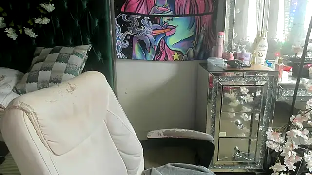 Snapshot of YasmineMinaj chatting on 05/15/26, 02:57 YasmineMinaj online show from 05/15/26, 02:57
