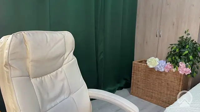 Snapshot of anita_blairr chatting on 07/06/26, 01:57 anita blairr online show from 07/06/26, 01:57
