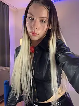 Snapshot of KittyKatyDream chatting on 01/24/25, 07:49 KittyKatyDream online show from 01/24/25, 07:49