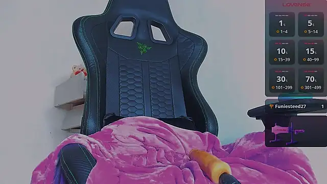 Snapshot of Alice_Davidson chatting on 03/11/25, 07:14 Alice Davidson online show from 03/11/25, 07:14