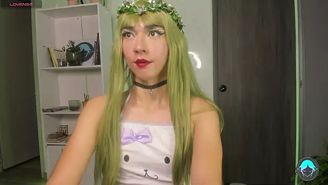 Snapshot of sofi_elfqueen chatting on 02/23/25, 01:02 sofi elfqueen online show from 02/23/25, 01:02