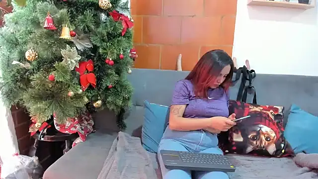  girls on fire  online show from 12/24/24, 03:26